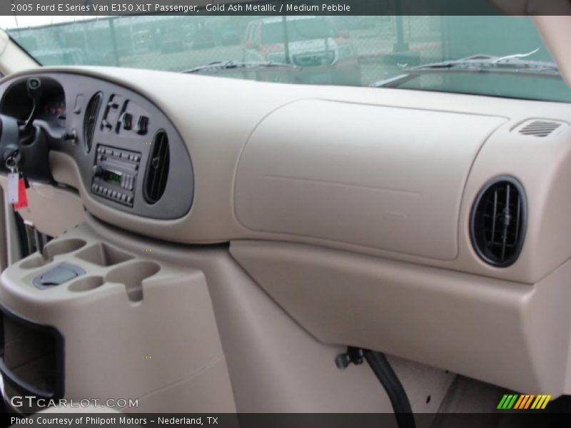 Gold Ash Metallic / Medium Pebble 2005 Ford E Series Van E150 XLT Passenger