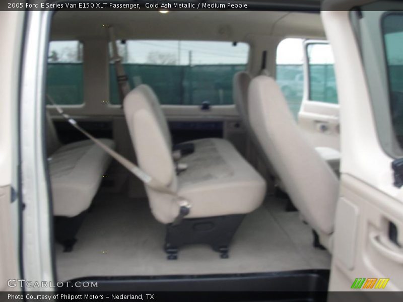 Gold Ash Metallic / Medium Pebble 2005 Ford E Series Van E150 XLT Passenger