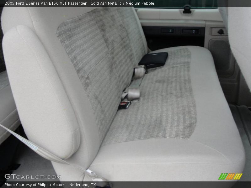 Gold Ash Metallic / Medium Pebble 2005 Ford E Series Van E150 XLT Passenger