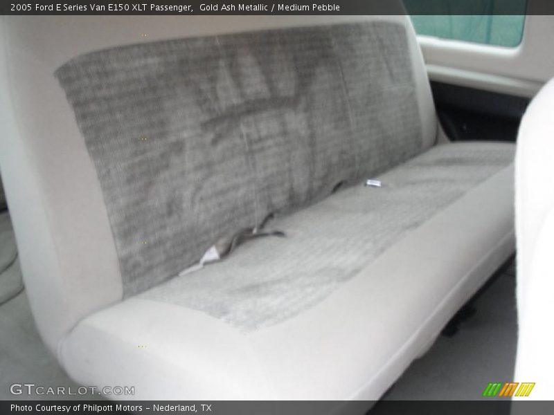 Gold Ash Metallic / Medium Pebble 2005 Ford E Series Van E150 XLT Passenger