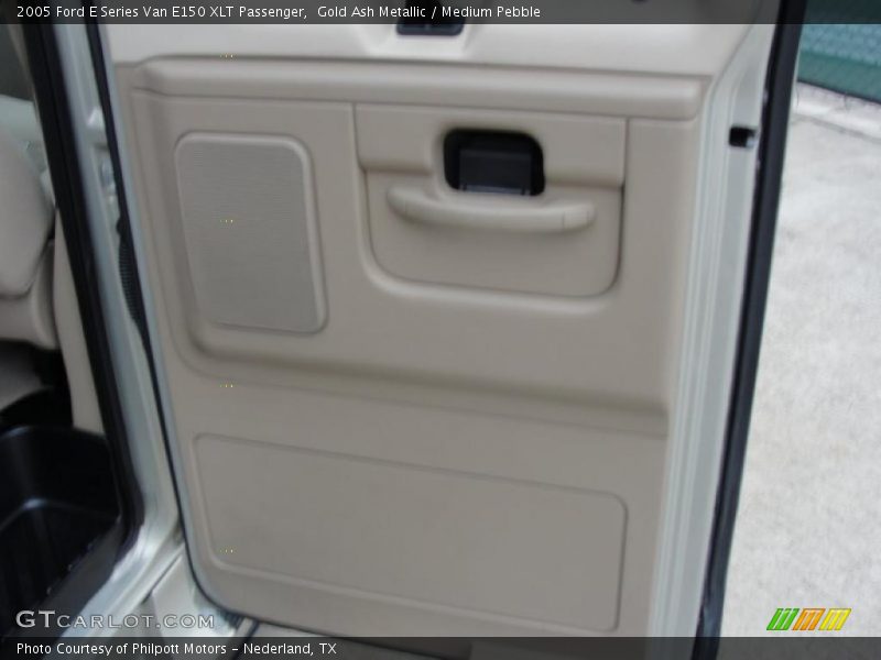 Gold Ash Metallic / Medium Pebble 2005 Ford E Series Van E150 XLT Passenger
