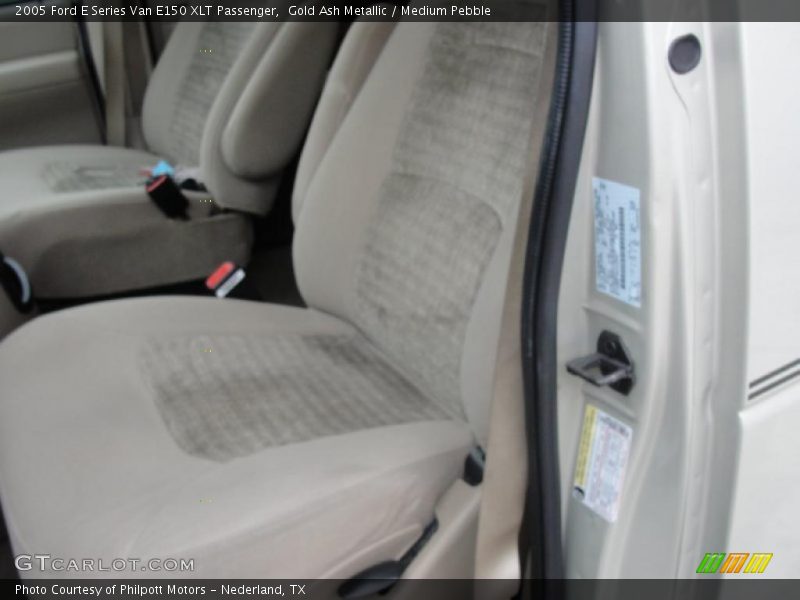 Gold Ash Metallic / Medium Pebble 2005 Ford E Series Van E150 XLT Passenger