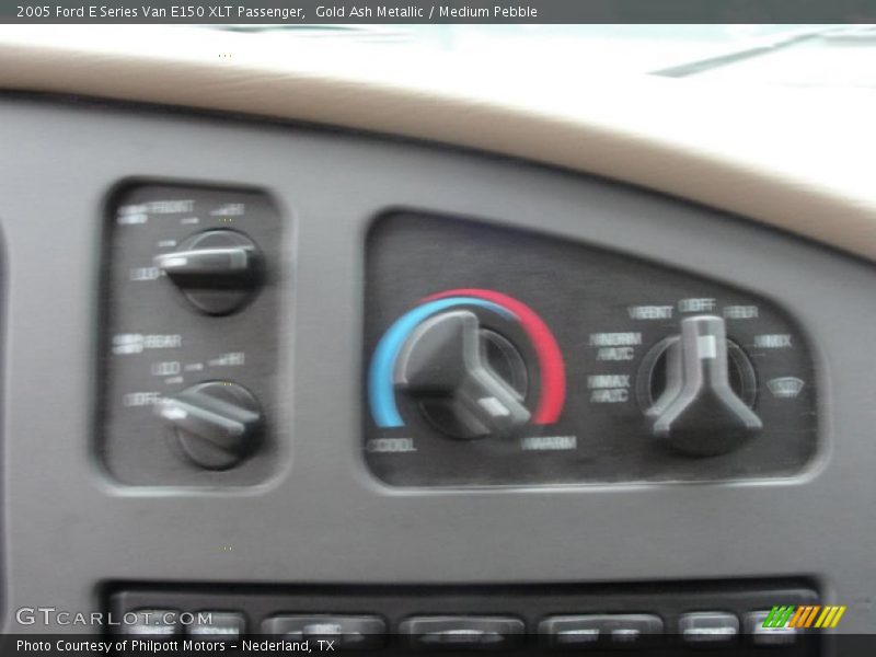 Gold Ash Metallic / Medium Pebble 2005 Ford E Series Van E150 XLT Passenger