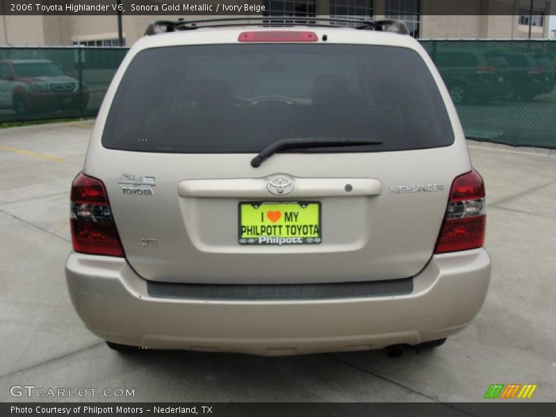 Sonora Gold Metallic / Ivory Beige 2006 Toyota Highlander V6