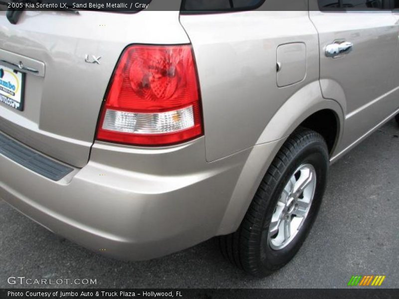 Sand Beige Metallic / Gray 2005 Kia Sorento LX