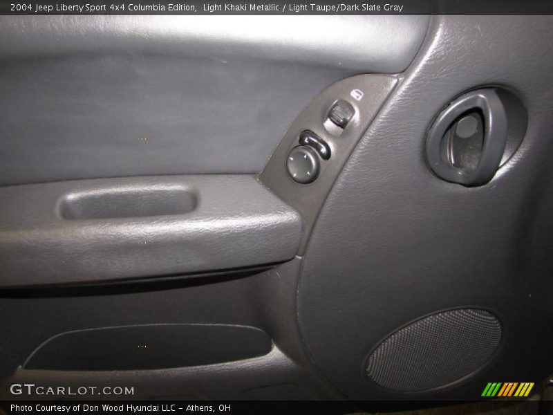 Light Khaki Metallic / Light Taupe/Dark Slate Gray 2004 Jeep Liberty Sport 4x4 Columbia Edition