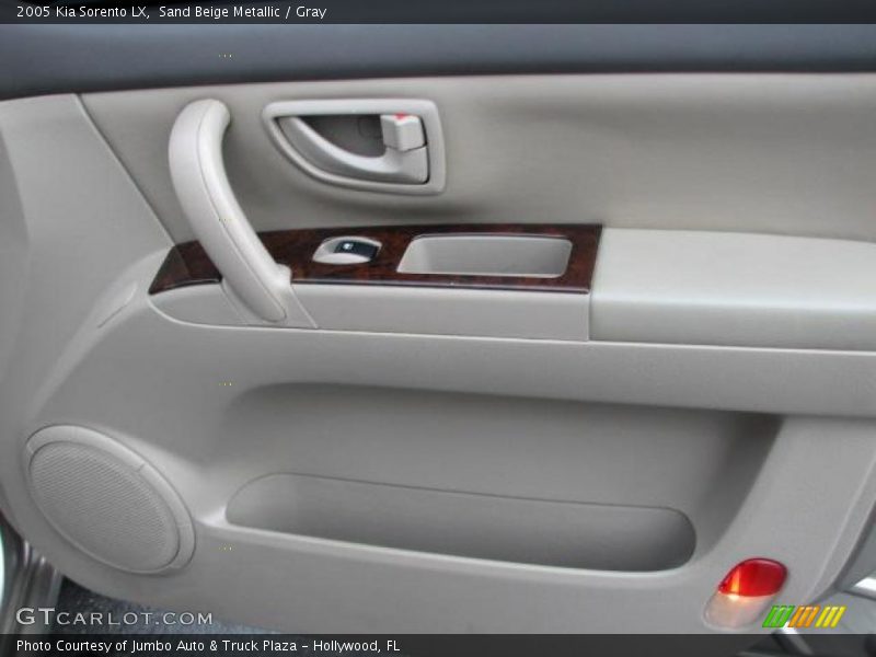 Sand Beige Metallic / Gray 2005 Kia Sorento LX