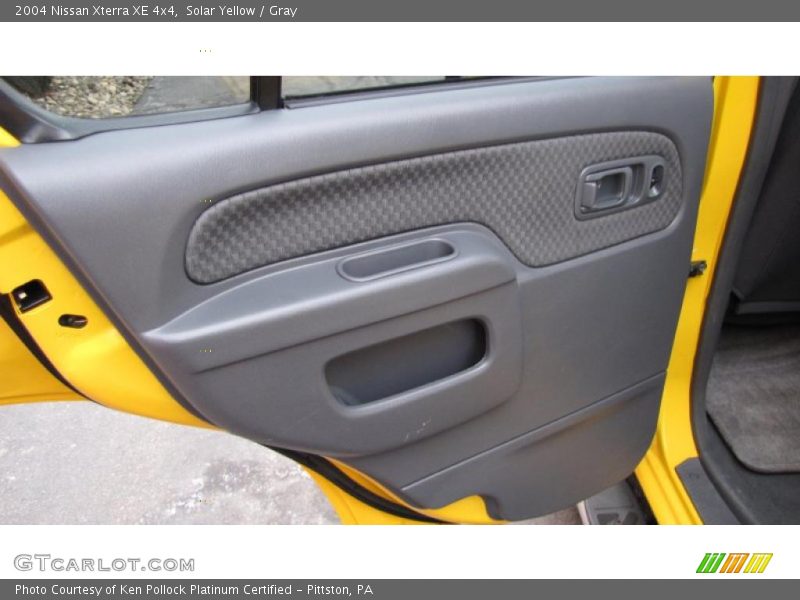 Solar Yellow / Gray 2004 Nissan Xterra XE 4x4