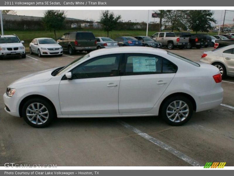 Candy White / Titan Black 2011 Volkswagen Jetta SE Sedan