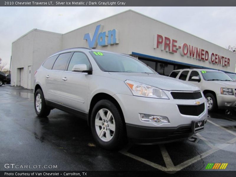 Silver Ice Metallic / Dark Gray/Light Gray 2010 Chevrolet Traverse LT