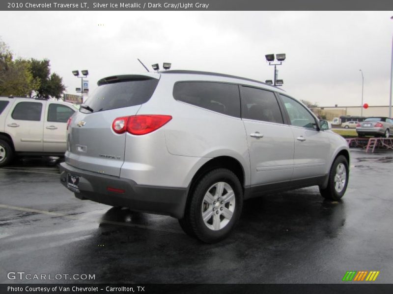 Silver Ice Metallic / Dark Gray/Light Gray 2010 Chevrolet Traverse LT