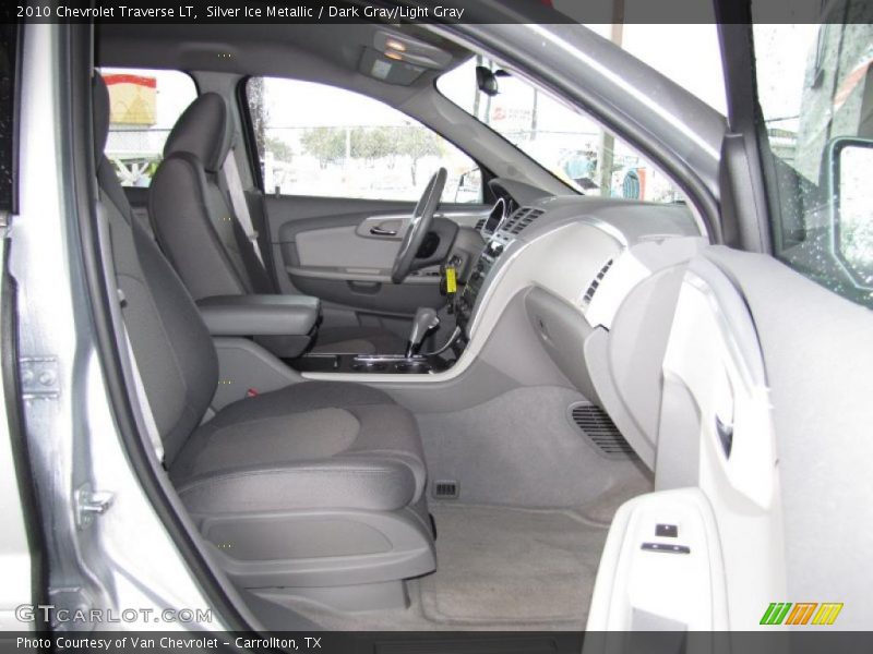 Silver Ice Metallic / Dark Gray/Light Gray 2010 Chevrolet Traverse LT