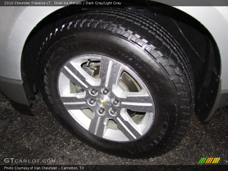 Silver Ice Metallic / Dark Gray/Light Gray 2010 Chevrolet Traverse LT
