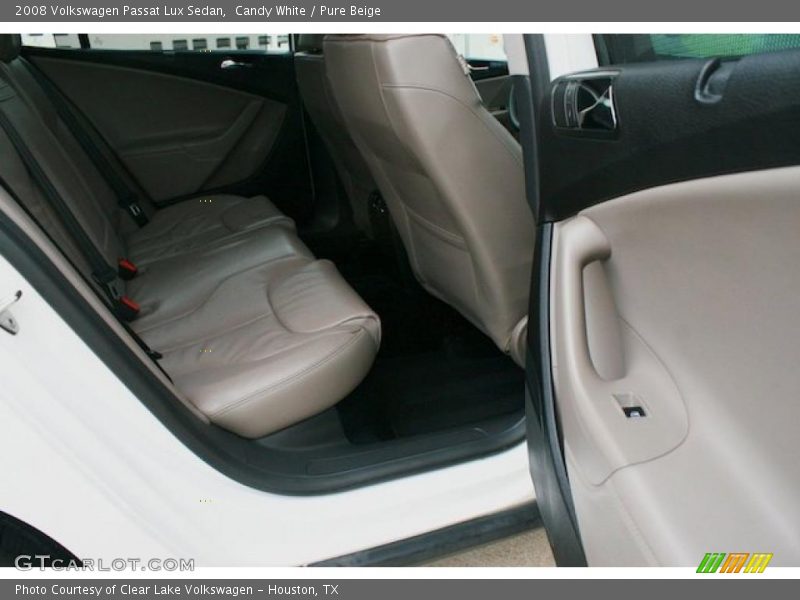 Candy White / Pure Beige 2008 Volkswagen Passat Lux Sedan