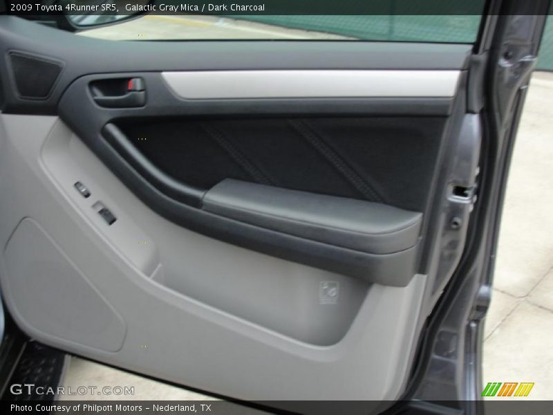 Galactic Gray Mica / Dark Charcoal 2009 Toyota 4Runner SR5
