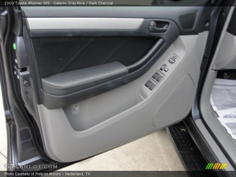 Galactic Gray Mica / Dark Charcoal 2009 Toyota 4Runner SR5