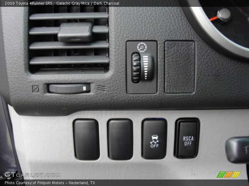 Galactic Gray Mica / Dark Charcoal 2009 Toyota 4Runner SR5