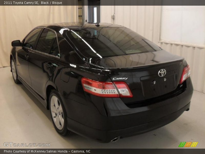 Black / Bisque 2011 Toyota Camry SE