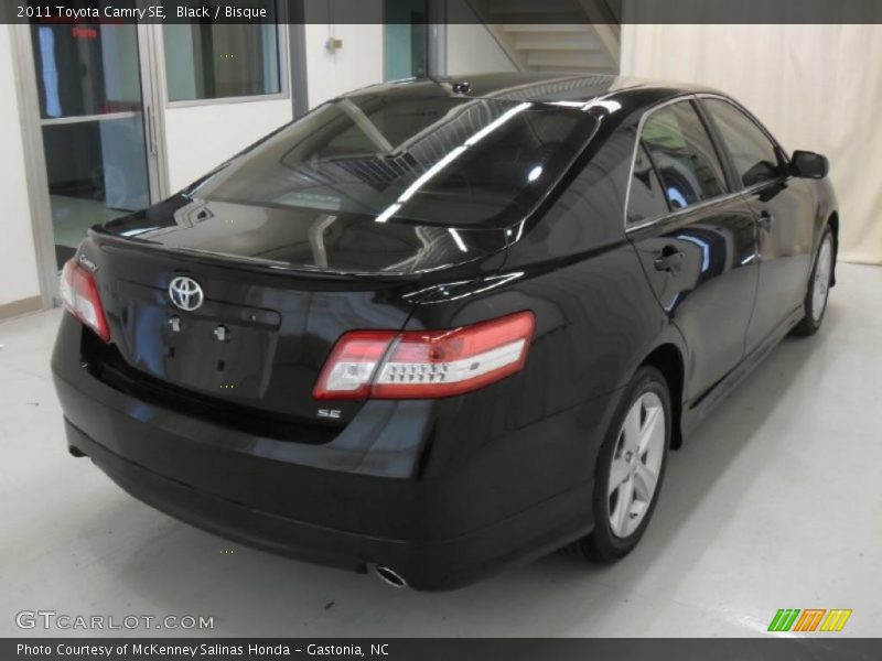 Black / Bisque 2011 Toyota Camry SE