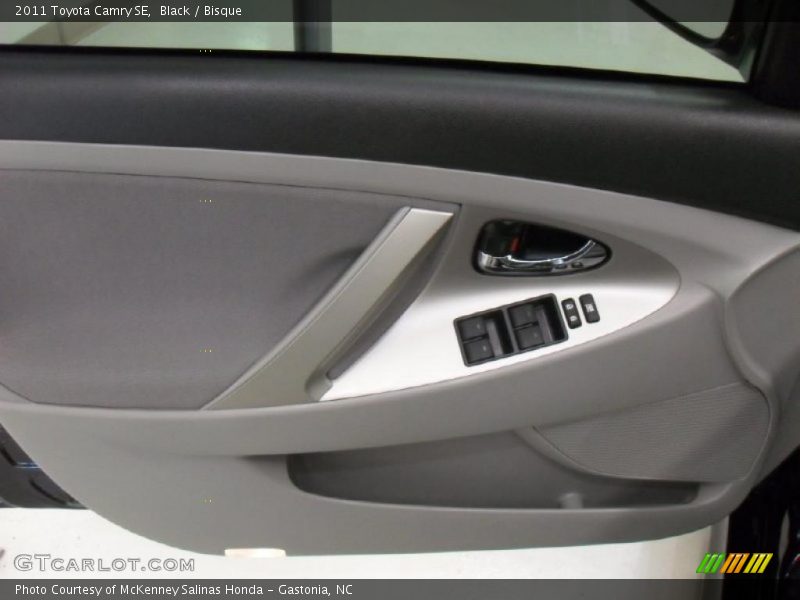 Black / Bisque 2011 Toyota Camry SE