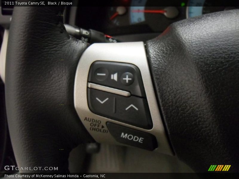 Black / Bisque 2011 Toyota Camry SE