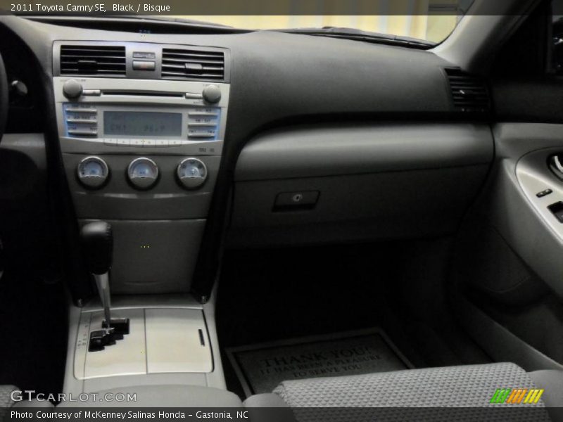 Black / Bisque 2011 Toyota Camry SE