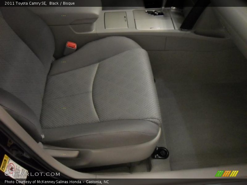 Black / Bisque 2011 Toyota Camry SE