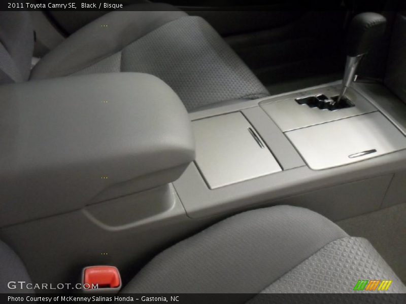 Black / Bisque 2011 Toyota Camry SE