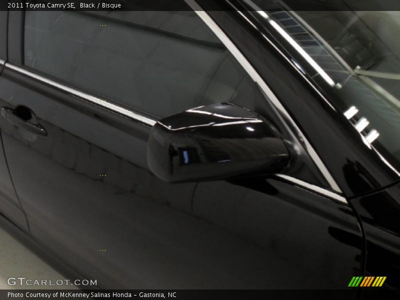 Black / Bisque 2011 Toyota Camry SE