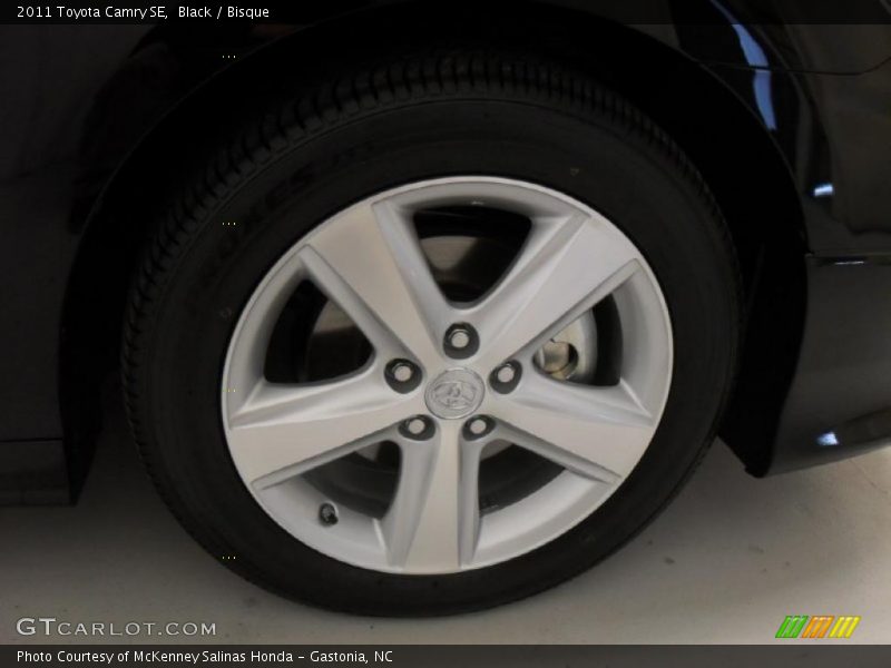 Black / Bisque 2011 Toyota Camry SE