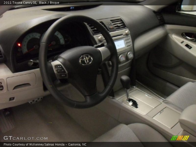 Black / Bisque 2011 Toyota Camry SE