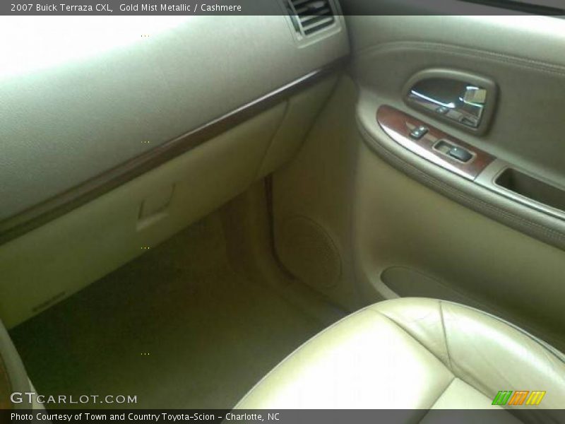 Gold Mist Metallic / Cashmere 2007 Buick Terraza CXL