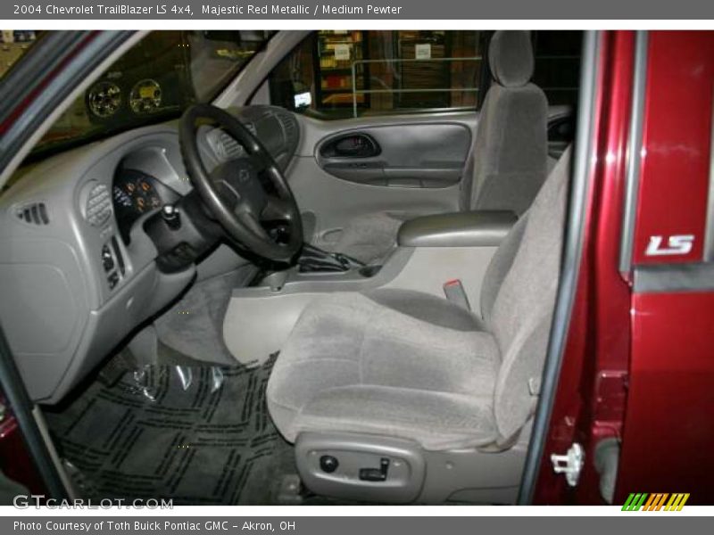 Majestic Red Metallic / Medium Pewter 2004 Chevrolet TrailBlazer LS 4x4