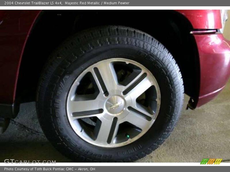 Majestic Red Metallic / Medium Pewter 2004 Chevrolet TrailBlazer LS 4x4