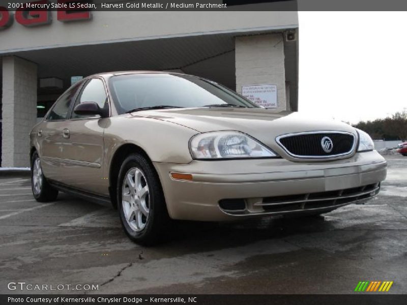 Front 3/4 View of 2001 Sable LS Sedan