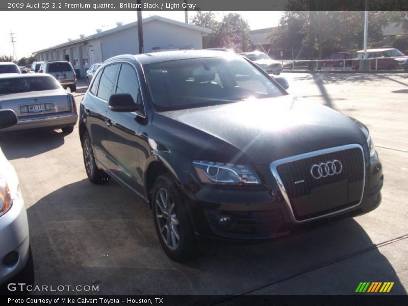 Brilliant Black / Light Gray 2009 Audi Q5 3.2 Premium quattro