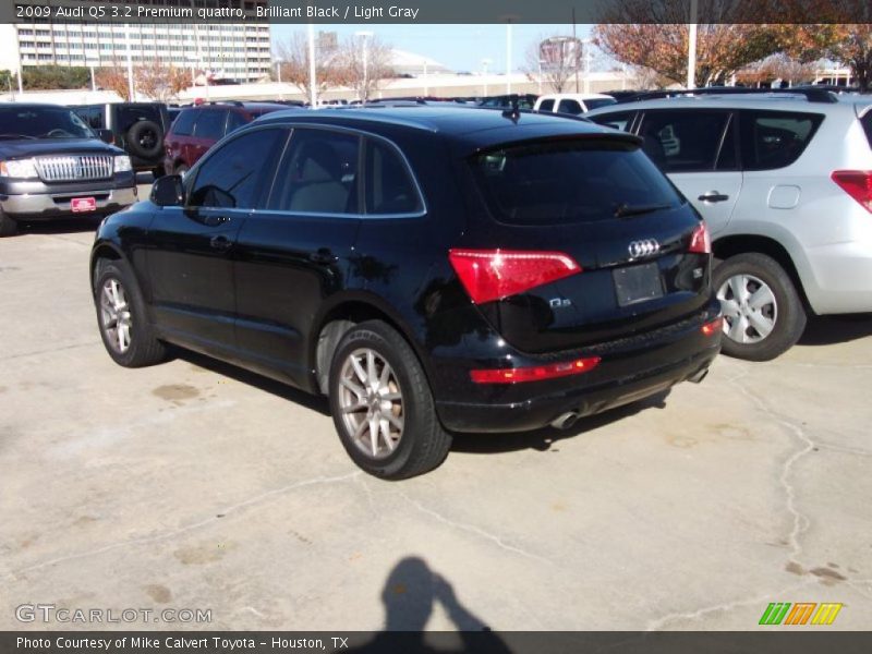 Brilliant Black / Light Gray 2009 Audi Q5 3.2 Premium quattro
