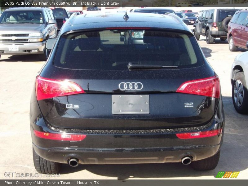 Brilliant Black / Light Gray 2009 Audi Q5 3.2 Premium quattro
