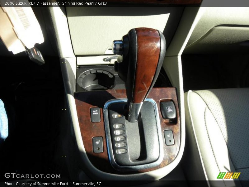  2006 XL7 7 Passenger 5 Speed Automatic Shifter