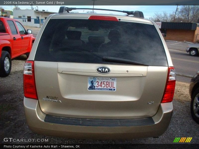 Sunset Gold / Beige 2006 Kia Sedona LX