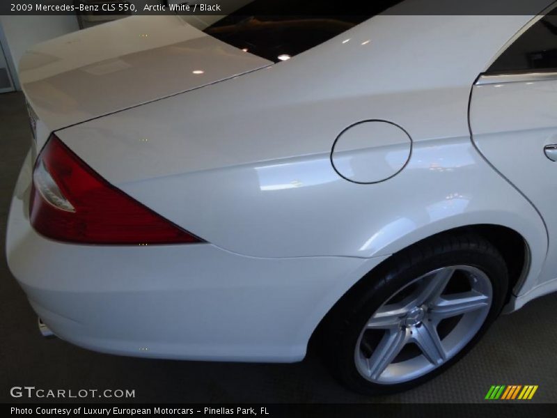 Arctic White / Black 2009 Mercedes-Benz CLS 550