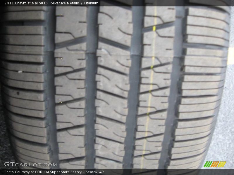 Silver Ice Metallic / Titanium 2011 Chevrolet Malibu LS