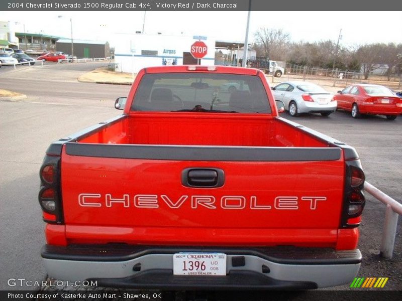 Victory Red / Dark Charcoal 2004 Chevrolet Silverado 1500 Regular Cab 4x4