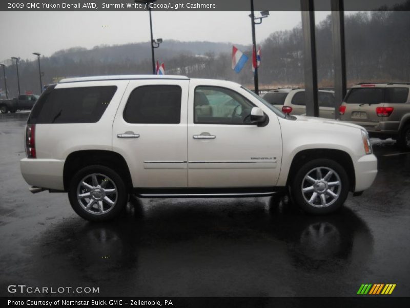 Summit White / Cocoa/Light Cashmere 2009 GMC Yukon Denali AWD