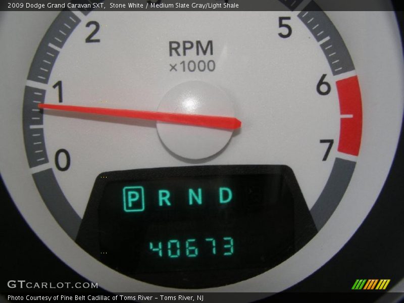 Stone White / Medium Slate Gray/Light Shale 2009 Dodge Grand Caravan SXT