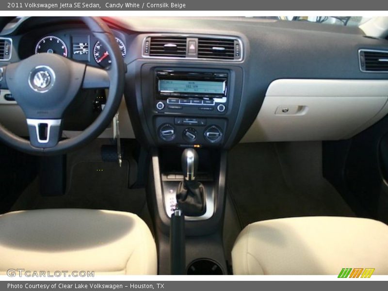 Candy White / Cornsilk Beige 2011 Volkswagen Jetta SE Sedan