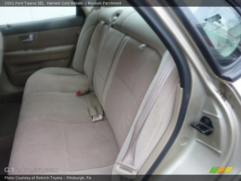 Harvest Gold Metallic / Medium Parchment 2001 Ford Taurus SES