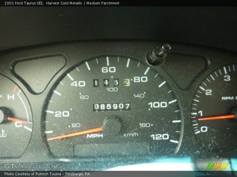 Harvest Gold Metallic / Medium Parchment 2001 Ford Taurus SES