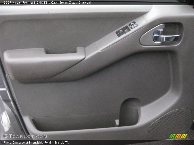 Door Panel of 2007 Frontier NISMO King Cab