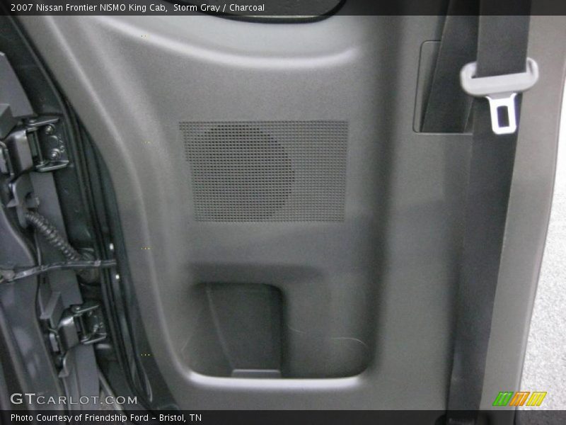 Door Panel of 2007 Frontier NISMO King Cab